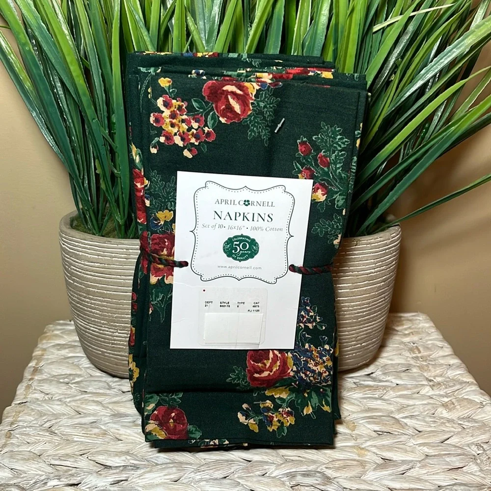 April Cornell Estella Rose Green & Red Floral Napkin Set/10 16x16 Cotton NWT
